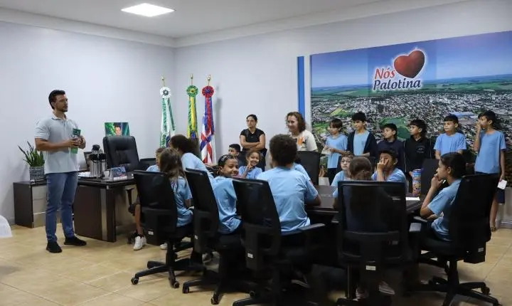 Projeto “Cidadania em Movimento” aproxima estudantes das instituições públicas em Palotina