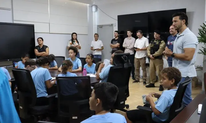 Projeto “Cidadania em Movimento” aproxima estudantes das instituições públicas em Palotina