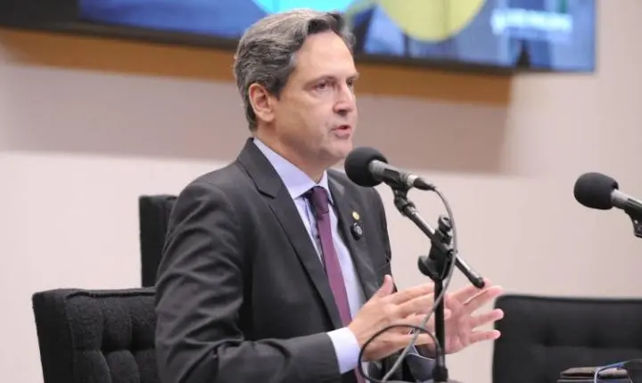 Projeto de lei cria novas regras para a fiscalização de pessoas expostas politicamente e combate à corrupção