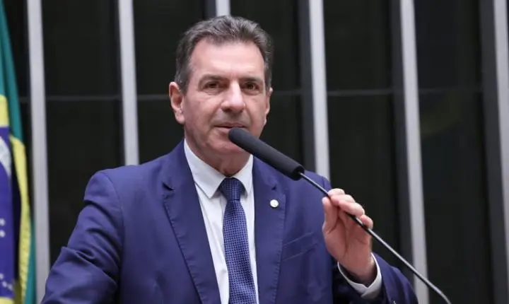 Projeto de lei estabelece preço mínimo de R$ 2,50 para o litro de leite ao produtor rural