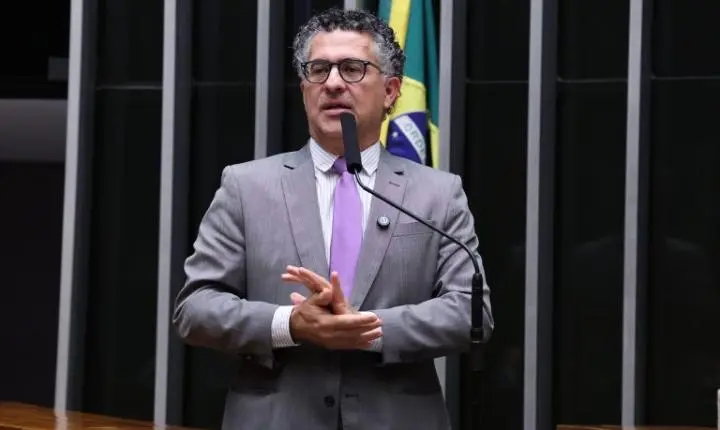 Projeto de Lei garante novos direitos do consumidor em remarcação e desistência de passagens no Brasil