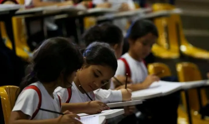 Projeto na Câmara propõe a oferta de coletores menstruais em programa de saúde
