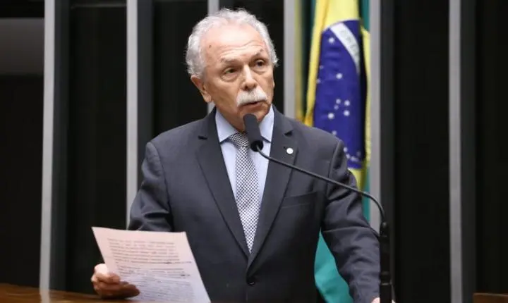 Projeto prevê troca de plásticos descartáveis no setor público e escolas