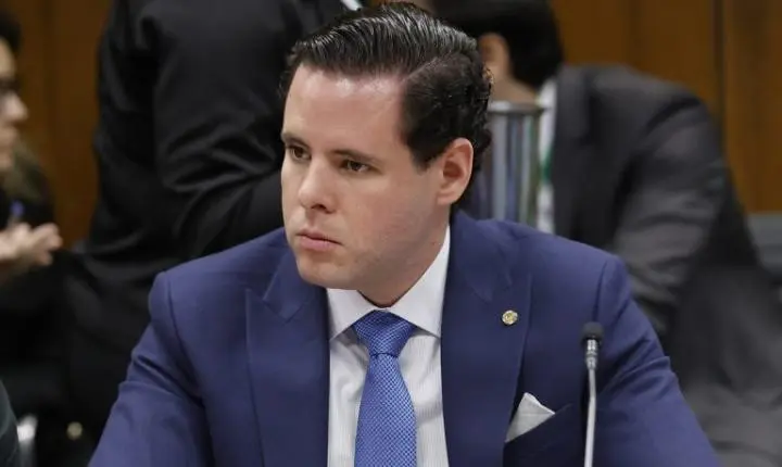 Projeto de lei veda perdão e benefícios para crimes contra crianças