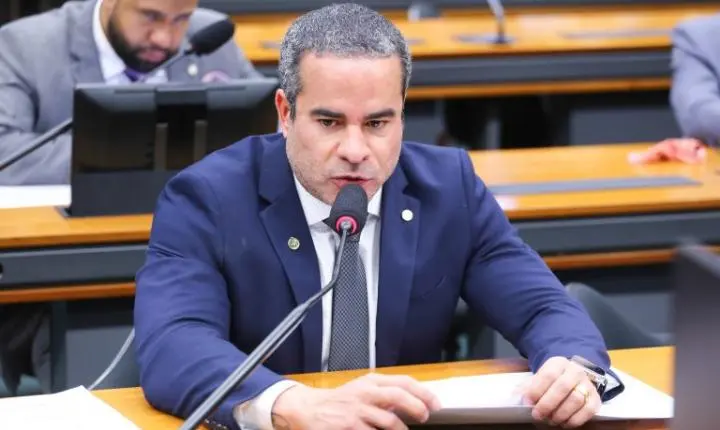 Projeto prevê até oito anos de prisão para fraude por desconto indevido