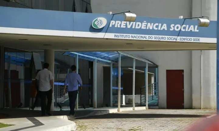 Projeto garante ligações gratuitas para o INSS e ministério na Câmara dos Deputados