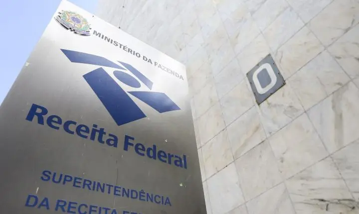 Receita reduz projeção de arrecadação do IR sobre dividendos para R$ 17,2 bilhões em 2024