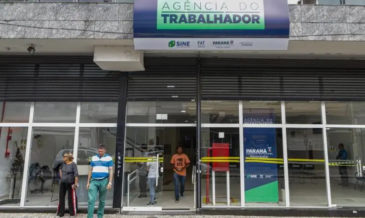 Rede Sine do Paraná encerra 2025 com liderança nacional na intermediação de empregos