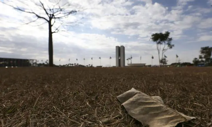 Região Sul enfrenta alto risco de tempestades enquanto país registra calor extremo