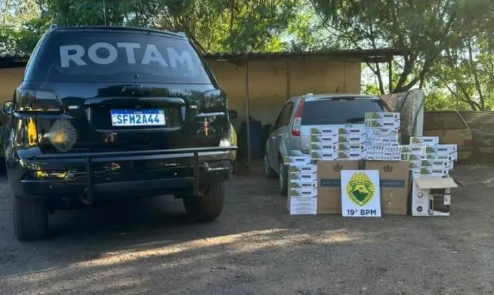 ROTAM apreende carro carregado com cigarros em Guaíra