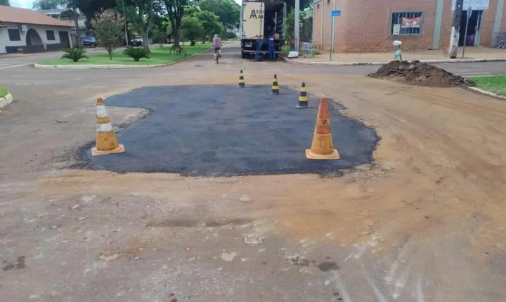 Santa Rita do Oeste Realiza Recuperação de Estradas e Avenidas para Melhorar Trânsito