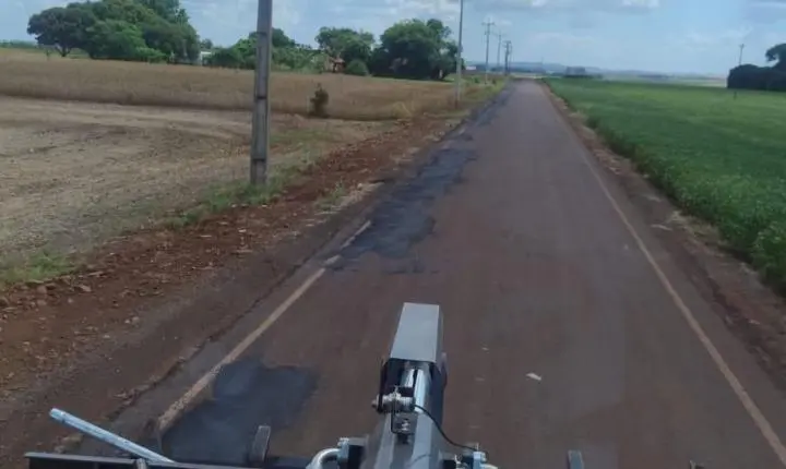 Santa Rita do Oeste Realiza Recuperação de Estradas e Avenidas para Melhorar Trânsito