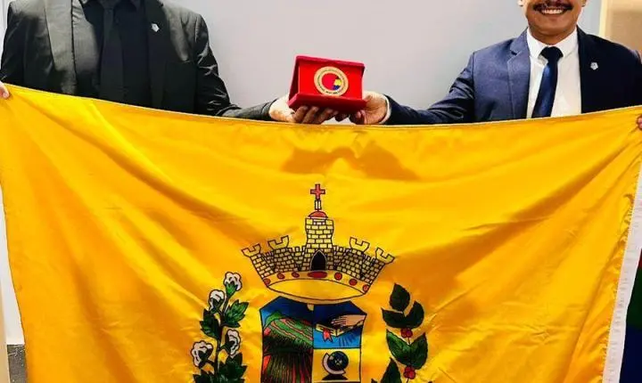 Secretário de Terra Roxa recebe Selo Ouro de Alfabetização em Brasília