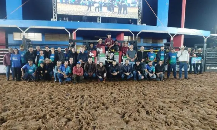 Shows e rodeio atraem milhares de visitantes na Expo Palotina 2026