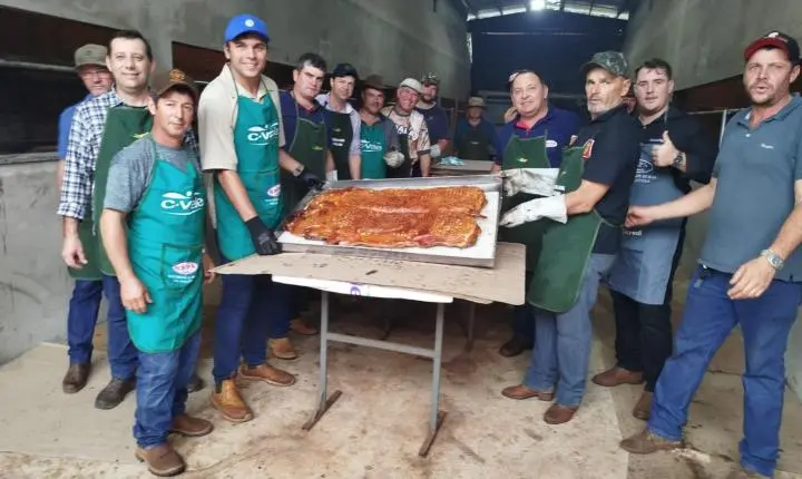 Shows e rodeio atraem milhares de visitantes na Expo Palotina 2026