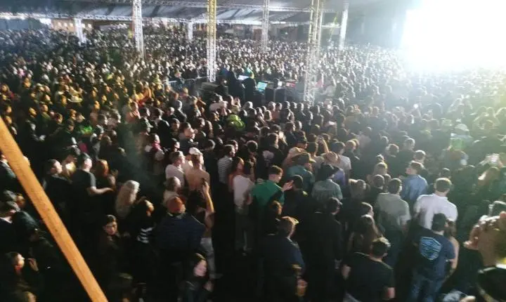 Shows e rodeio atraem milhares de visitantes na Expo Palotina 2026