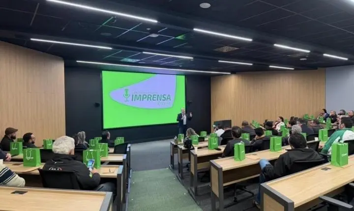 Sicredi destaca cooperativismo e desenvolvimento regional em encontro com a imprensa em Palotina