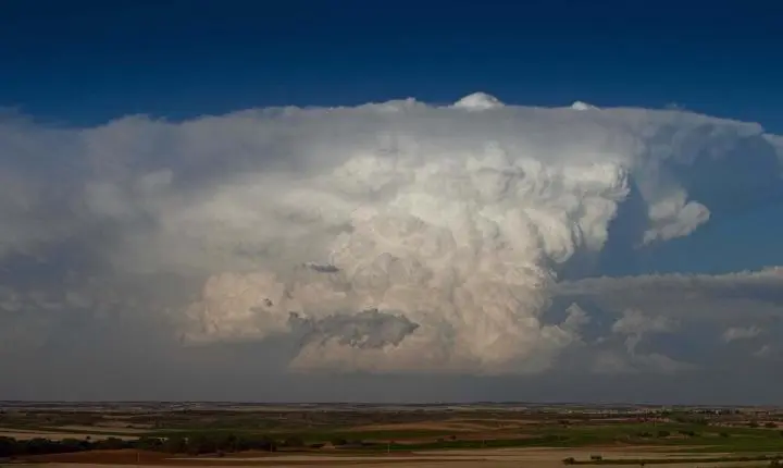 Simepar explica os tipos de nuvens que apresentam riscos de tempestades