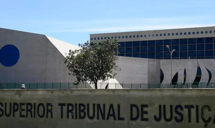 STJ condena ministro Marco Buzzi à perda de cargo por crimes sexuais