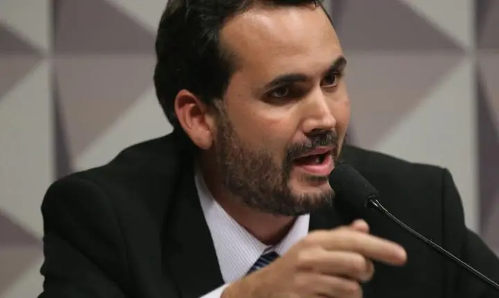Governo descarta retomar subsídio ao diesel de R$ 0,35 por litro, diz ministro
