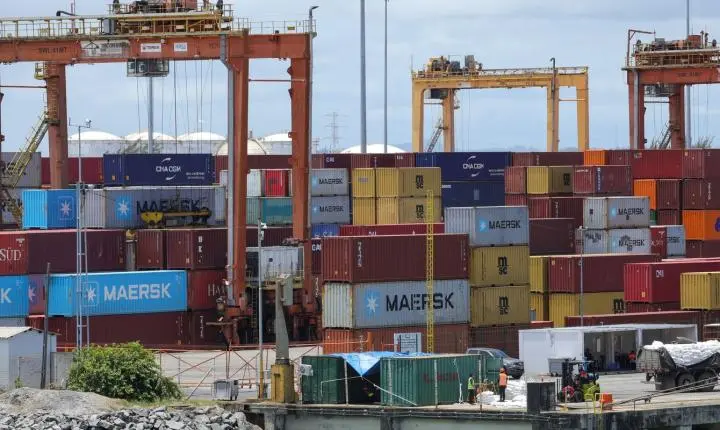 Novas tarifas dos EUA impactam US$ 6,6 bilhões em vendas do Brasil