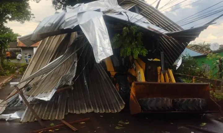 Temporal causa danos em residências, derruba árvores e deixa parte de Maripá sem energia