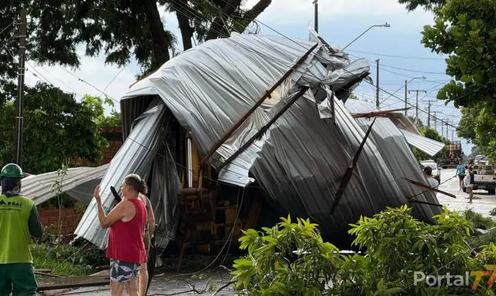 Temporal causa danos em residências, derruba árvores e deixa parte de Maripá sem energia