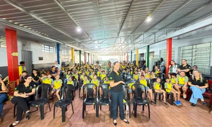 Terra Roxa amplia tecnologia nas escolas com novos Chromebooks