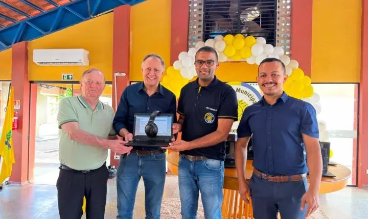 Terra Roxa amplia tecnologia nas escolas com novos Chromebooks