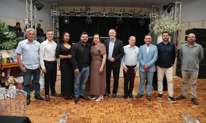 Terra Roxa celebra o Dia dos Professores com noite de confraternização e reconhecimento
