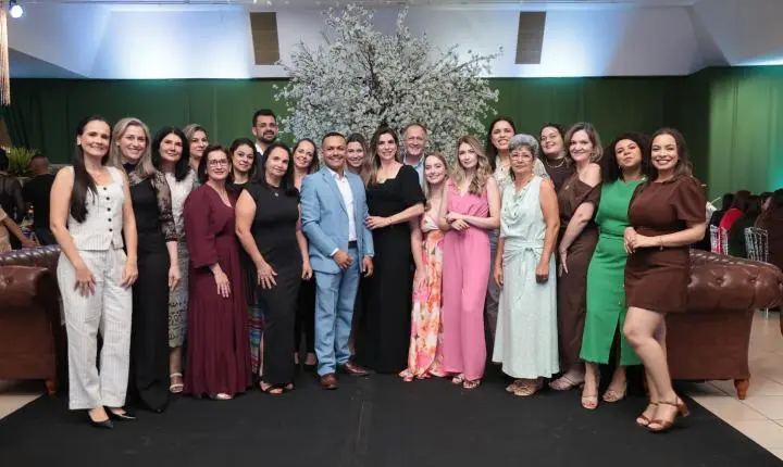 Terra Roxa celebra o Dia dos Professores com noite de confraternização e reconhecimento