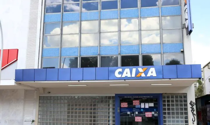 Trabalhadores votam nova proposta em assembleia para encerrar a greve da Caixa