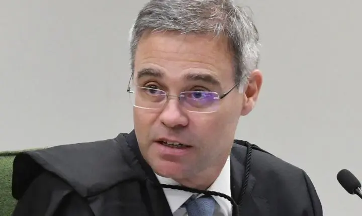 TSE julga postagens sobre Nossa Senhora Aparecida e Flávio Bolsonaro