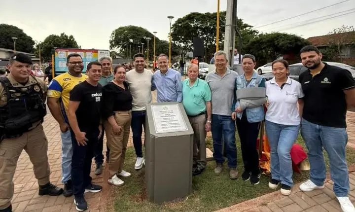 Valtinho ex-prefeito de Assis e assessor do deputado Sergio Souza participa da inauguração da Praça Tokuji Matsubara em Terra Roxa