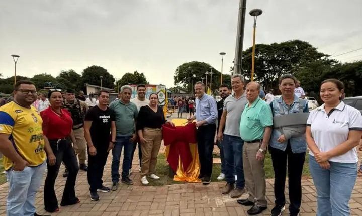 Valtinho ex-prefeito de Assis e assessor do deputado Sergio Souza participa da inauguração da Praça Tokuji Matsubara em Terra Roxa