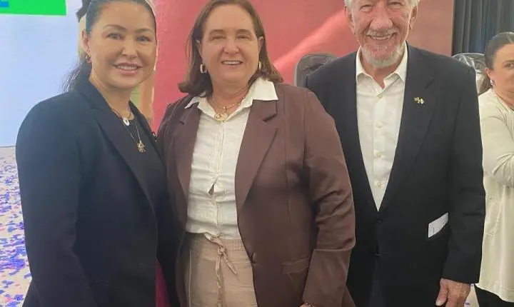 Vice-prefeita de Terra Roxa participa de entrega de kits maternidade do programa Nascer Bem Paraná