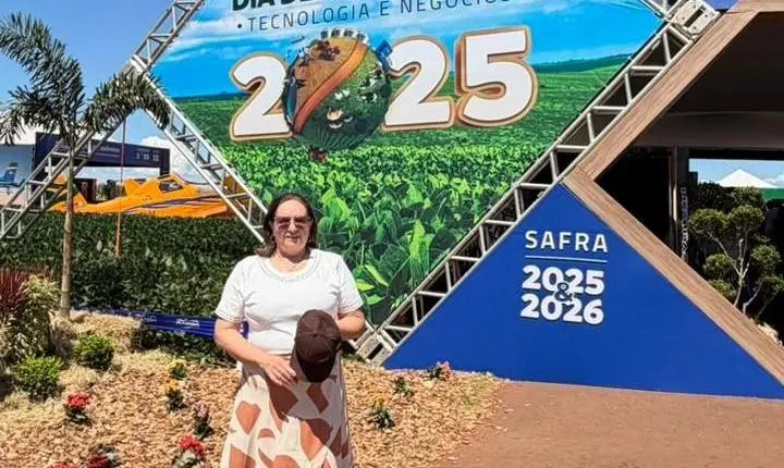 Vice-prefeita de Terra Roxa Silvana Macarini visita encerramento do Dia de Campo da C.Vale