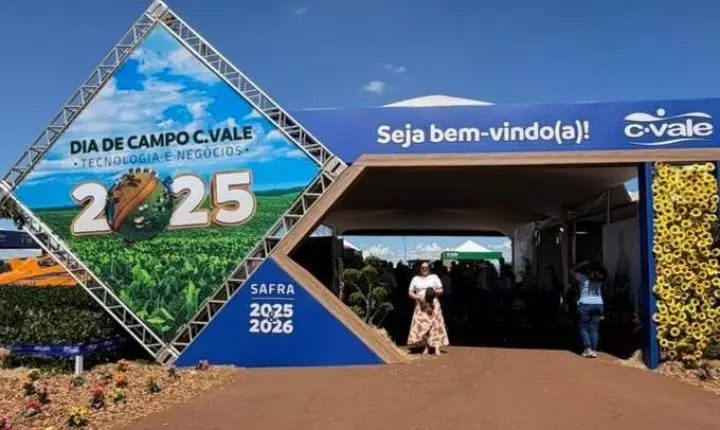 Vice-prefeita de Terra Roxa Silvana Macarini visita encerramento do Dia de Campo da C.Vale