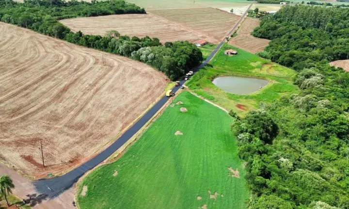 Vídeo- Prefeitura de Maripá executa recape asfáltico de mais de R$ 750 mil na MR-200, acesso à comunidade Kennedy