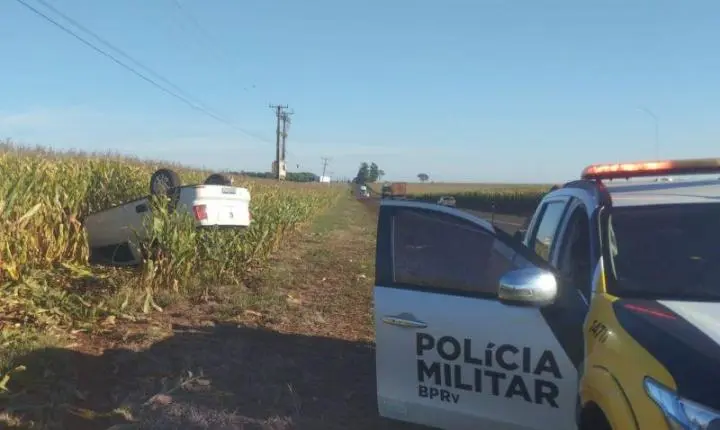 Volkswagen Saveiro capota na PR-182 entre Toledo e Maripá