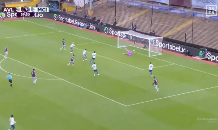 Erro de Donnarumma garante triunfo do Aston Villa sobre o Manchester City