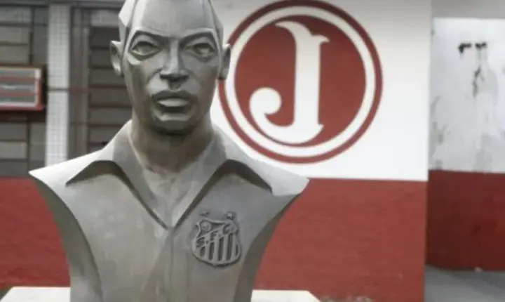 Juventus retira busto de Pelé de seu estádio na Rua Javari