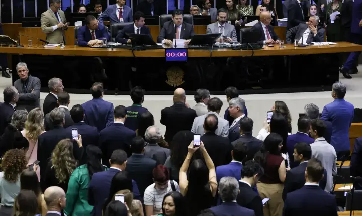 Alcolumbre pauta votação do fim da escala 6x1 no Senado para quarta-feira