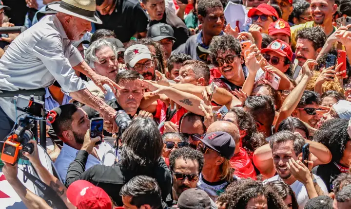 PT vai acionar a Justiça contra suspensão do canal Exército do Lula