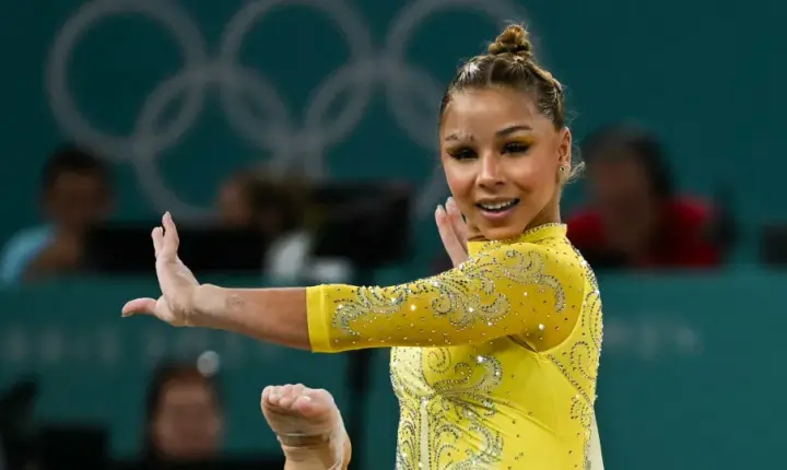 Flávia Saraiva conquista o bronze na trave no Mundial de ginástica