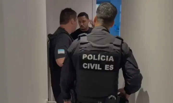 Investigado, atacante do Vasco entrega passaporte à Polícia Civil