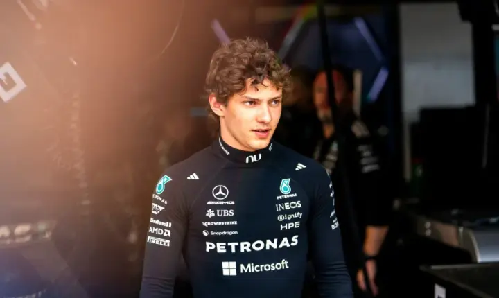 Kimi Antonelli fica a apenas dois pontos de conquistar o título da F1