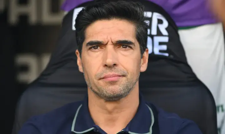 Abel altera a escalação do Palmeiras para o jogo contra o RB Bragantino