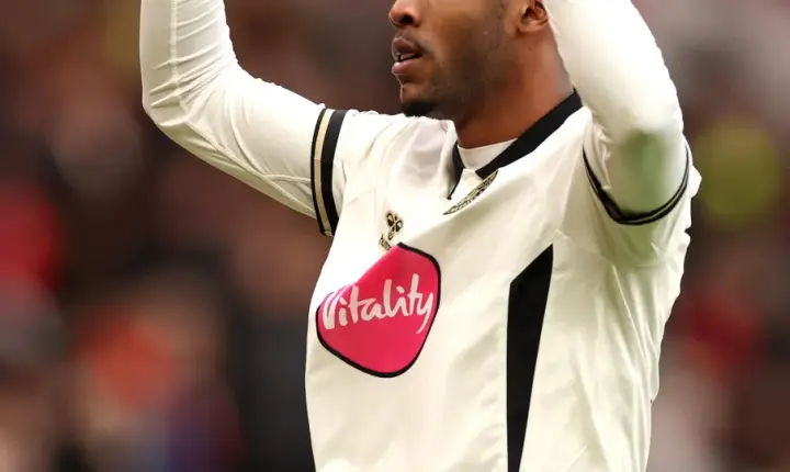 Rayan brilha e Bournemouth aprofunda crise do Manchester United