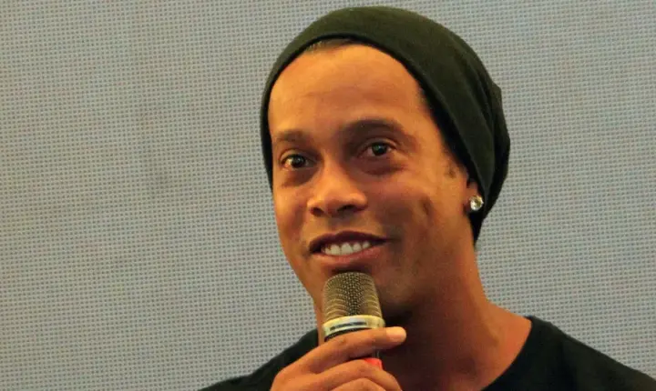 Ronaldinho Gaúcho anuncia retorno ao futebol profissional no Ravenna